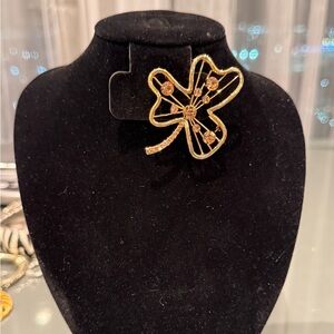 Vintage Elegant Gold Clover Brooch